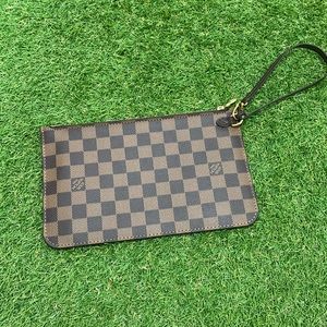 Louis Vuitton Clutch/Wristlet Excellent Condition 100% Authentic